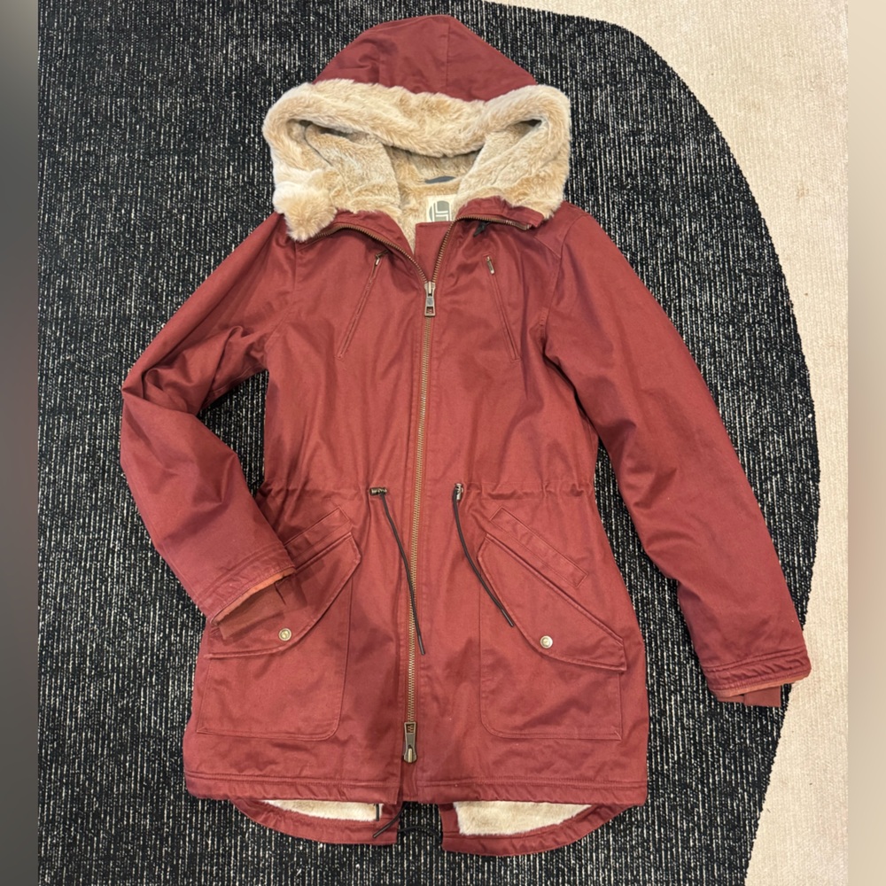 Women’s Hemp Hoodlamb burgundy winter coat